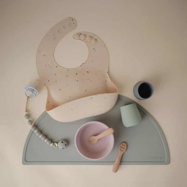 Mushie Oefenbeker Cambridge Blue koop je bij Babywinkel