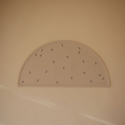Mushie Placemat Bee koop je bij Babywinkel
