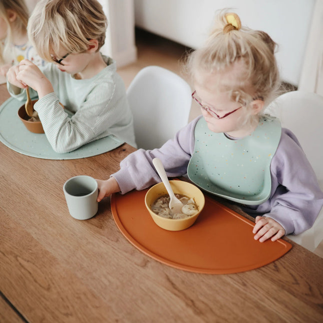 Mushie Placemat Cambridge Confetti koop je bij Babywinkel