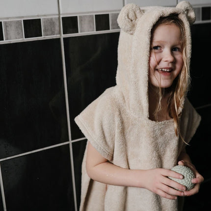 Mushie Badponcho Bear Fog koop je bij Babywinkel
