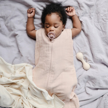 Mushie Slaapzak Baby Blush koop je bij Babywinkel