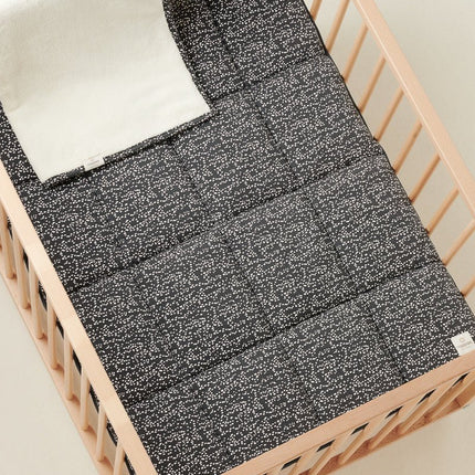 Noppies Fancy Dot jersey boxkleed omkeerbaar Forged Iron 100x135cm koop je bij Babywinkel