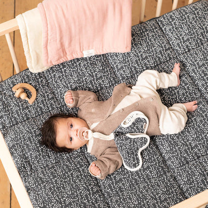 Noppies Fancy Dot jersey boxkleed omkeerbaar Forged Iron 100x135cm koop je bij Babywinkel