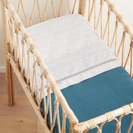 Noppies Wiegdeken Gevuld Mousseline Omkeerbaar Puritan Gray 75x100cm koop je bij Babywinkel