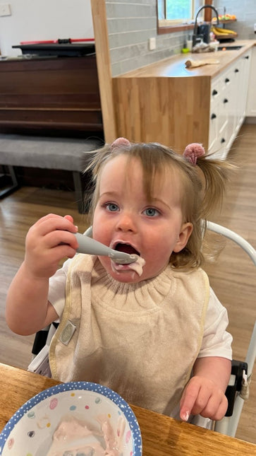 Silly Billyz Slabbetje Small Met Lange Mouwen White Sand koop je bij Babywinkel