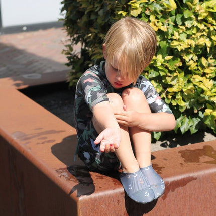 Slipstop Waterschoentjes Smiley Grey Boys koop je bij Babywinkel