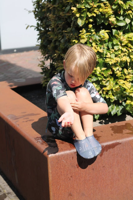 Slipstop Waterschoentjes Smiley Grey Boys koop je bij Babywinkel