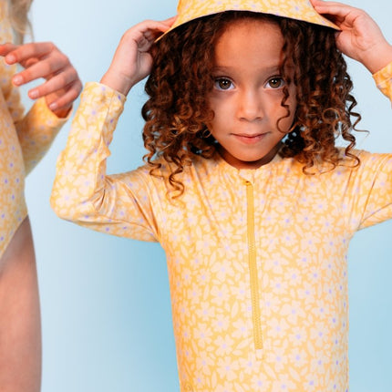 Swim Essentials Zonnehoedje Baby Florish Yellow Reversible koop je bij Babywinkel