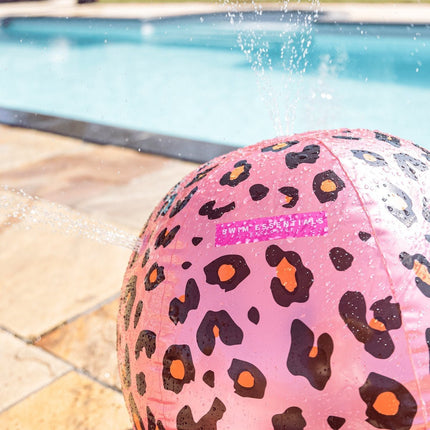 Swim Essentials Strandbal Met Sproeiers Panterprint 57Cm koop je bij Babywinkel
